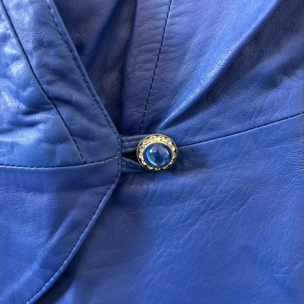 Pierre Cardin Paris VTG 80s Luxury Leather Business Suit, Skirt & Jacket Set - Picture 5 of 15